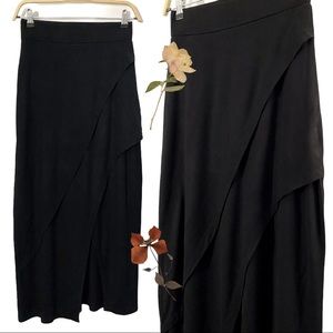 Diagonal 3-layer stretchy black rayon skirt